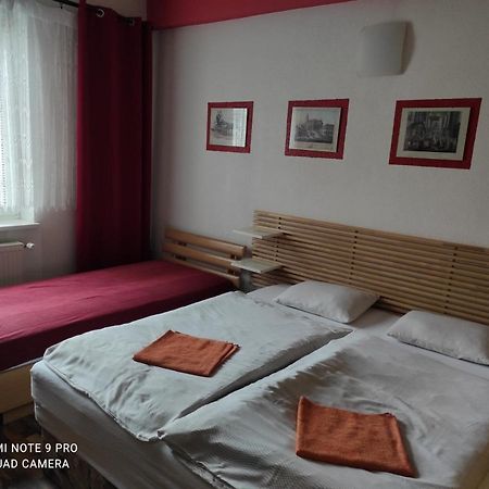 Red Apartment Bratislava Luaran gambar