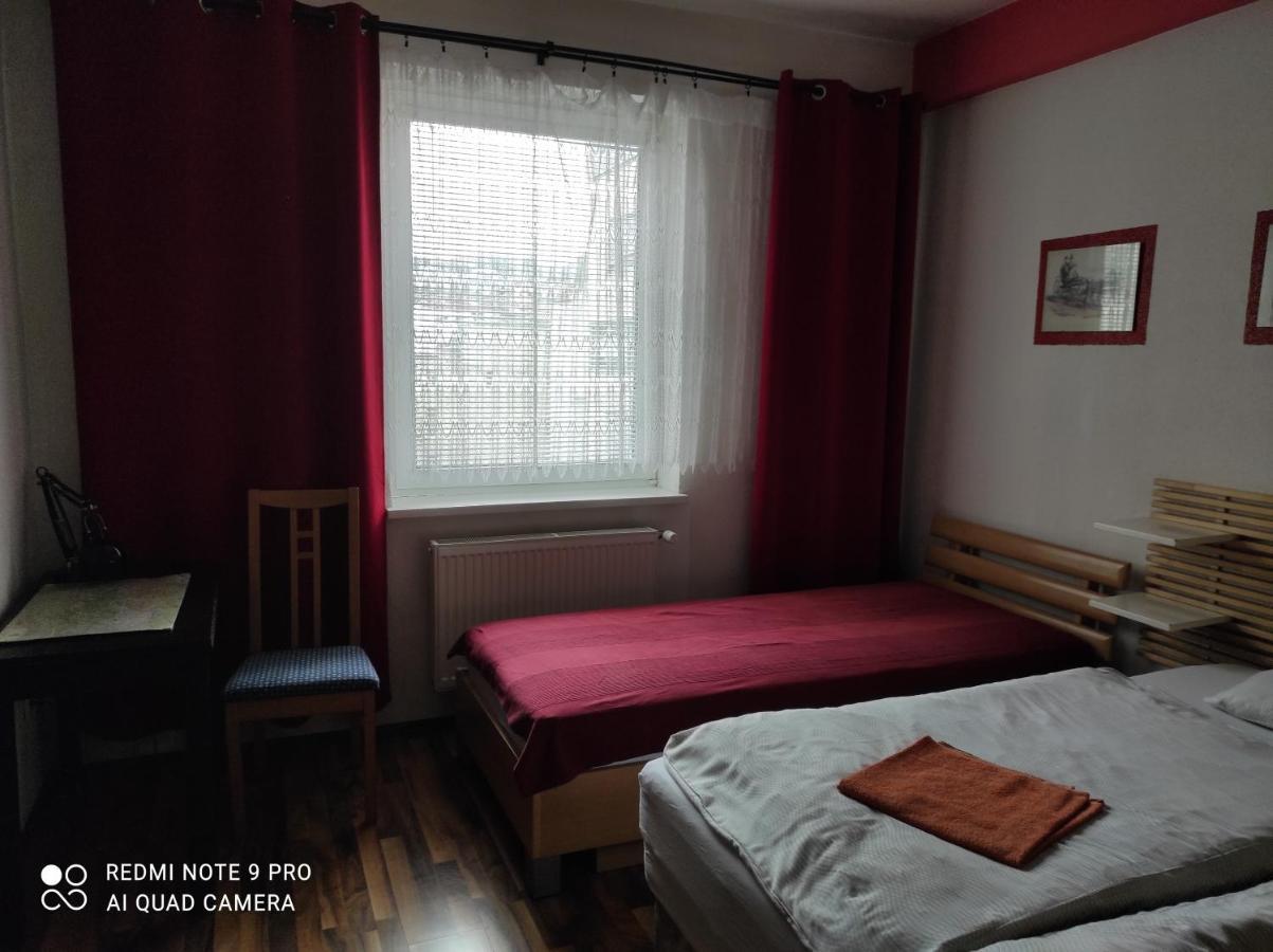 Red Apartment Bratislava Luaran gambar