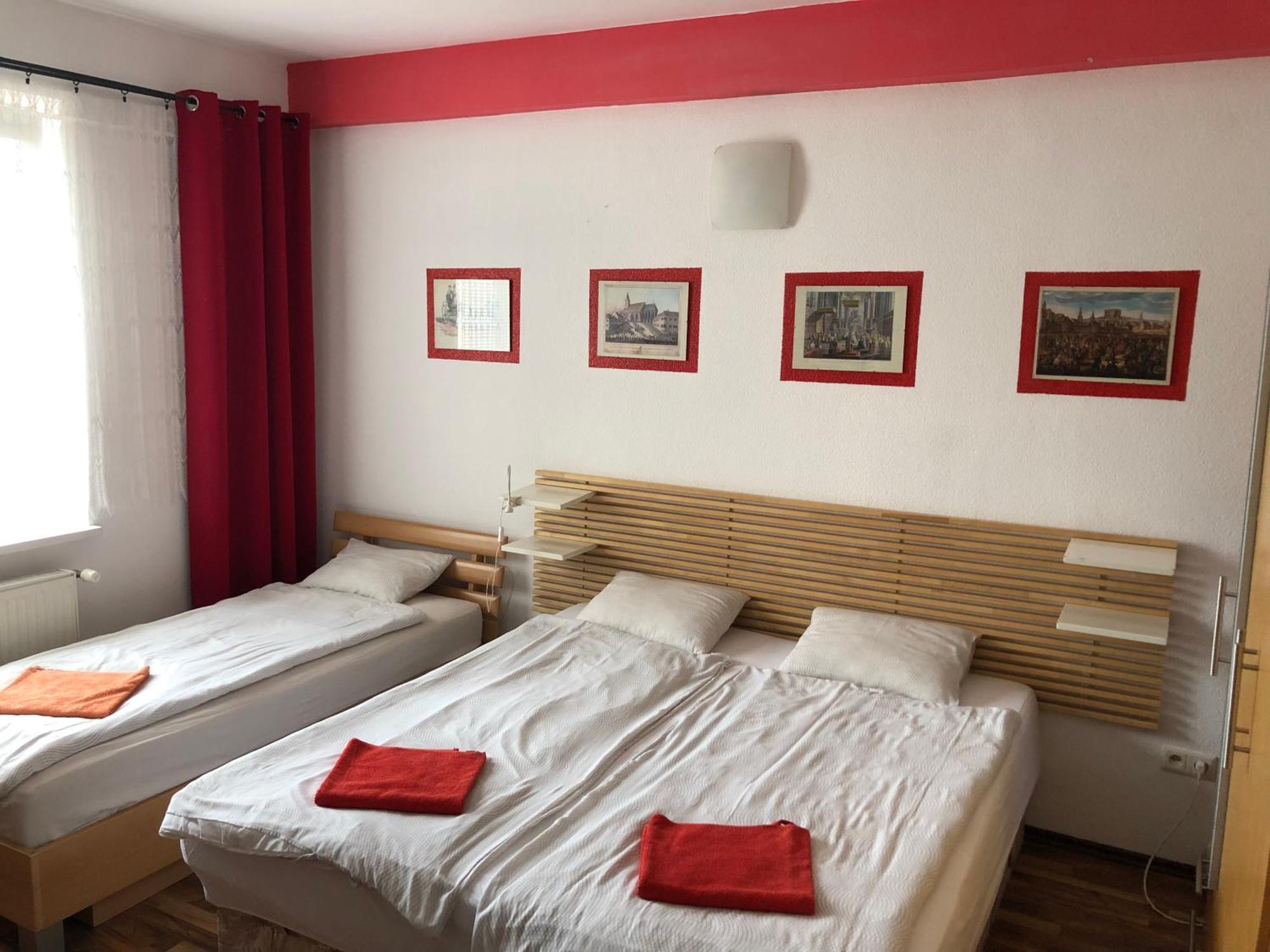 Red Apartment Bratislava Luaran gambar
